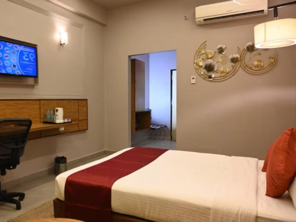 Max Hotels Prayagraj Allāhābād Junction Exterior foto