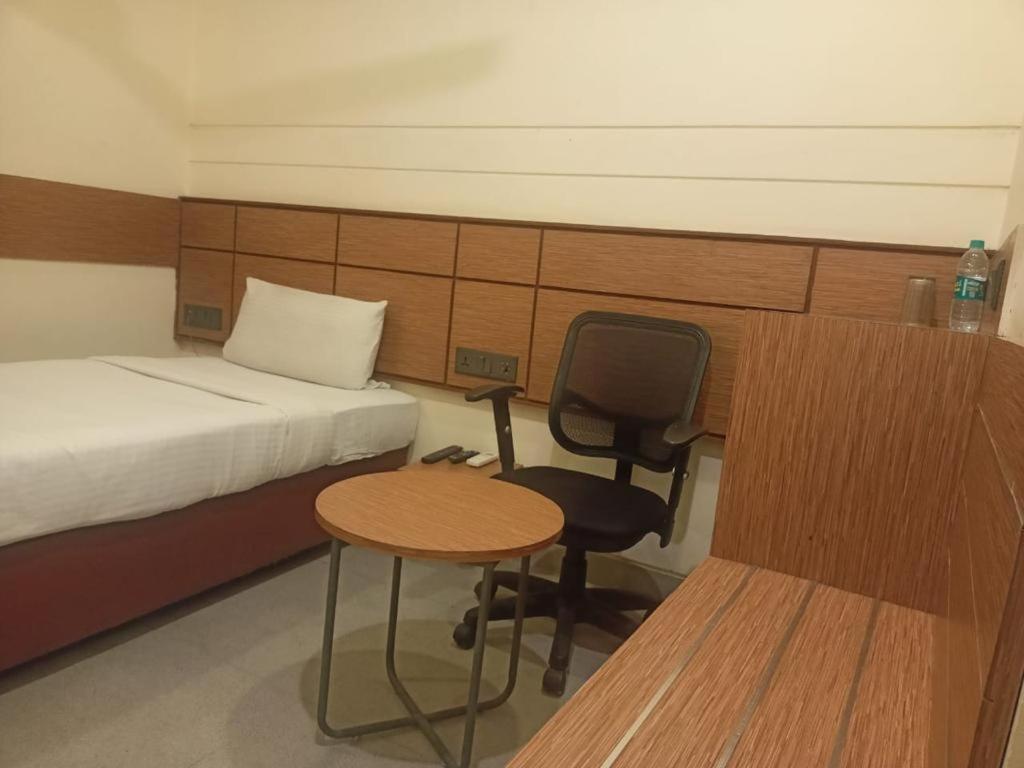 Max Hotels Prayagraj Allāhābād Junction Exterior foto
